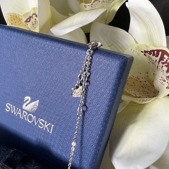 Swarovski | Crystal Heart Pendant Necklace - Picture 3 of 7